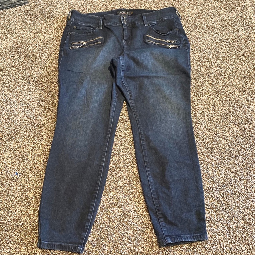 Torrid Jeggings Edgy Biker Aesthetic Jeans Women 22R Dark Wash Zipper Pockets